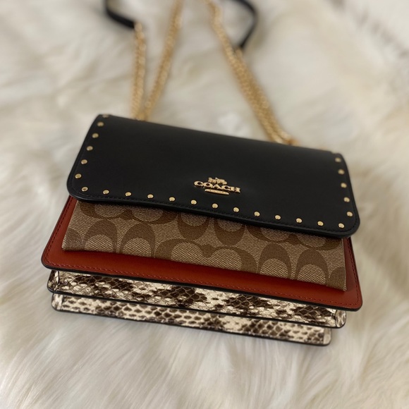 New💃Klare Crossbody Signature Canvas With Rivets - Picture 7 of 9